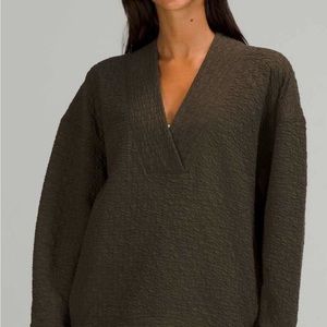 NWT lululemon rippled v-neck pullover